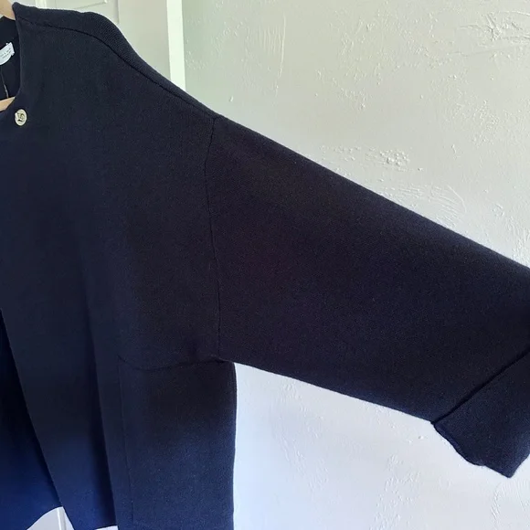 Zara Women's Toggle Closure Sweater (size: L) - NWT - Picture 5 of 14